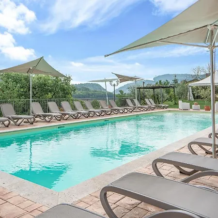 Località 46 With Outdoor Swimmingpool * Macerino
