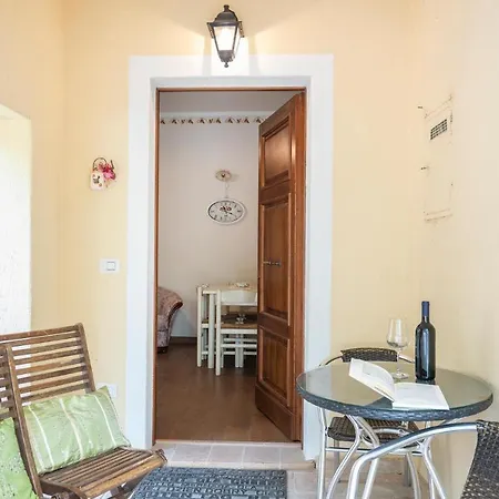 Flora House 2 * Macerino