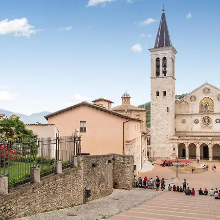 Flora House 2 Apartmán *